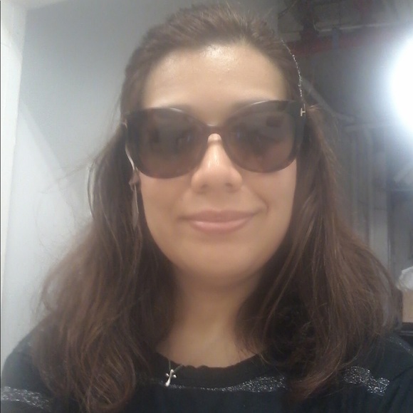 Meet your Posher, Elizabeth - Picture 1 of 1